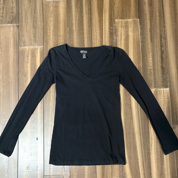 Wet Seal Sz M Classic Basic Black Long Sleeve VNeck Tee Y2K Fall Winter Goth - Picture 1 of 4